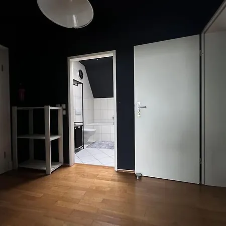 Schoenes Dachgeschoss Im Waldstrassenviertel * Leipzig