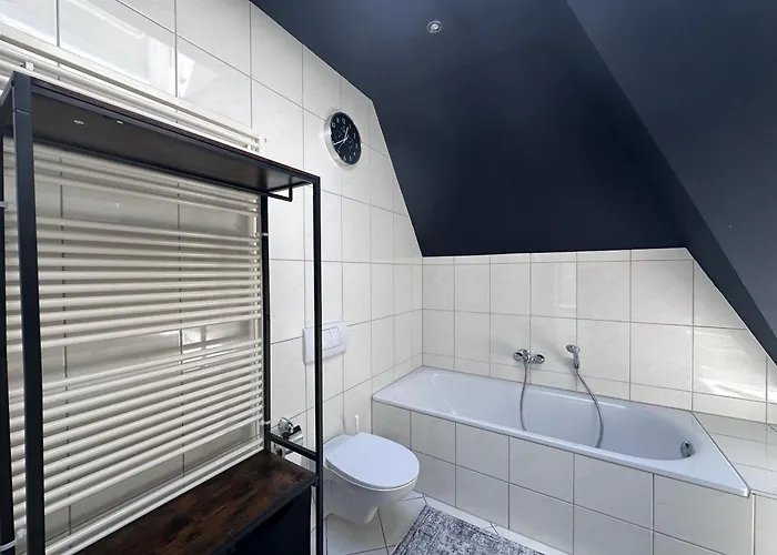 Schoenes Dachgeschoss Im Waldstrassenviertel * Leipzig